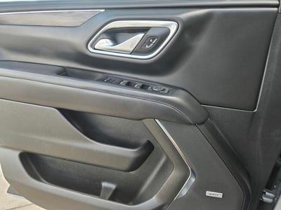 2023 Chevrolet Suburban LT
